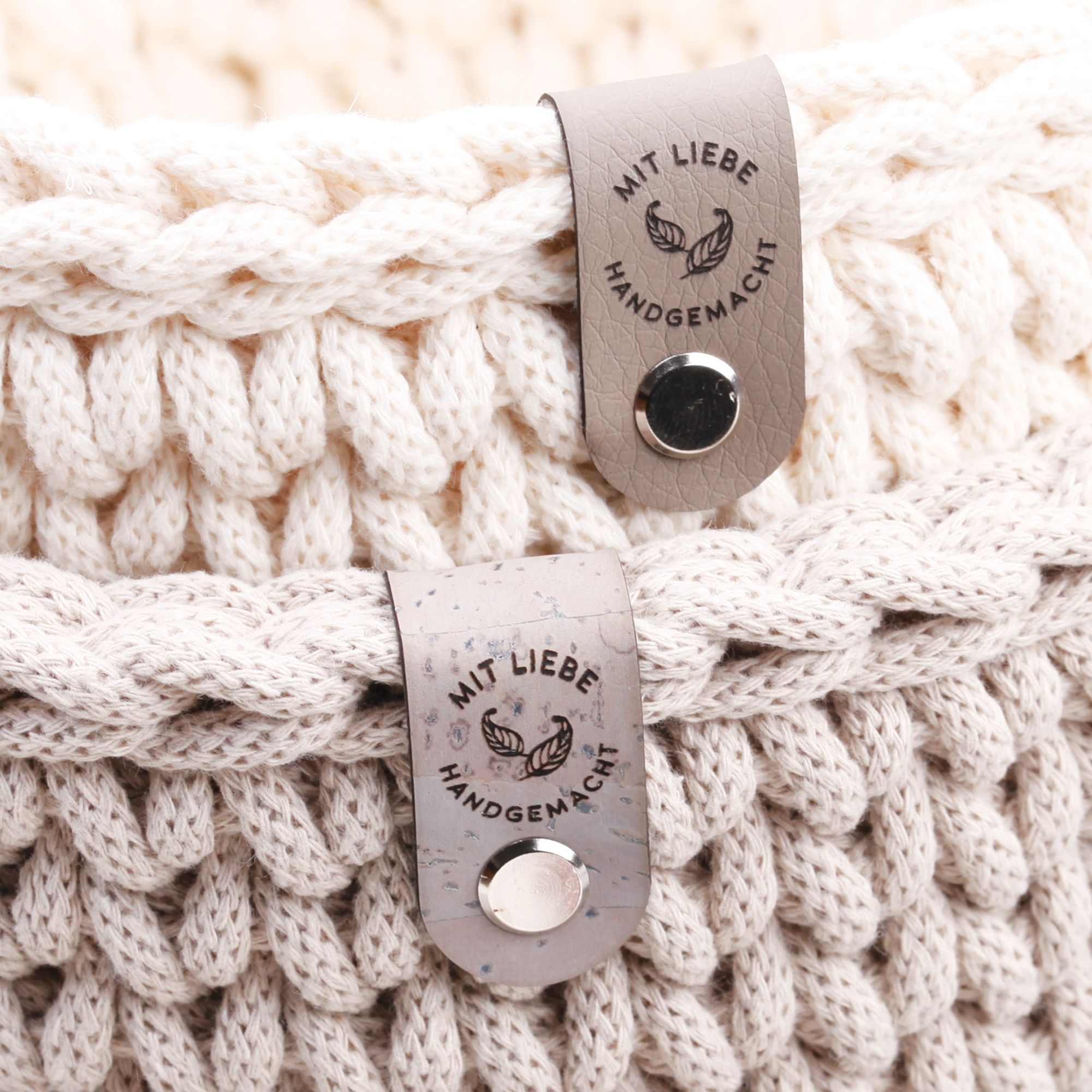 Kunstleder Label mit Schraube "Mit Liebe handgemacht"