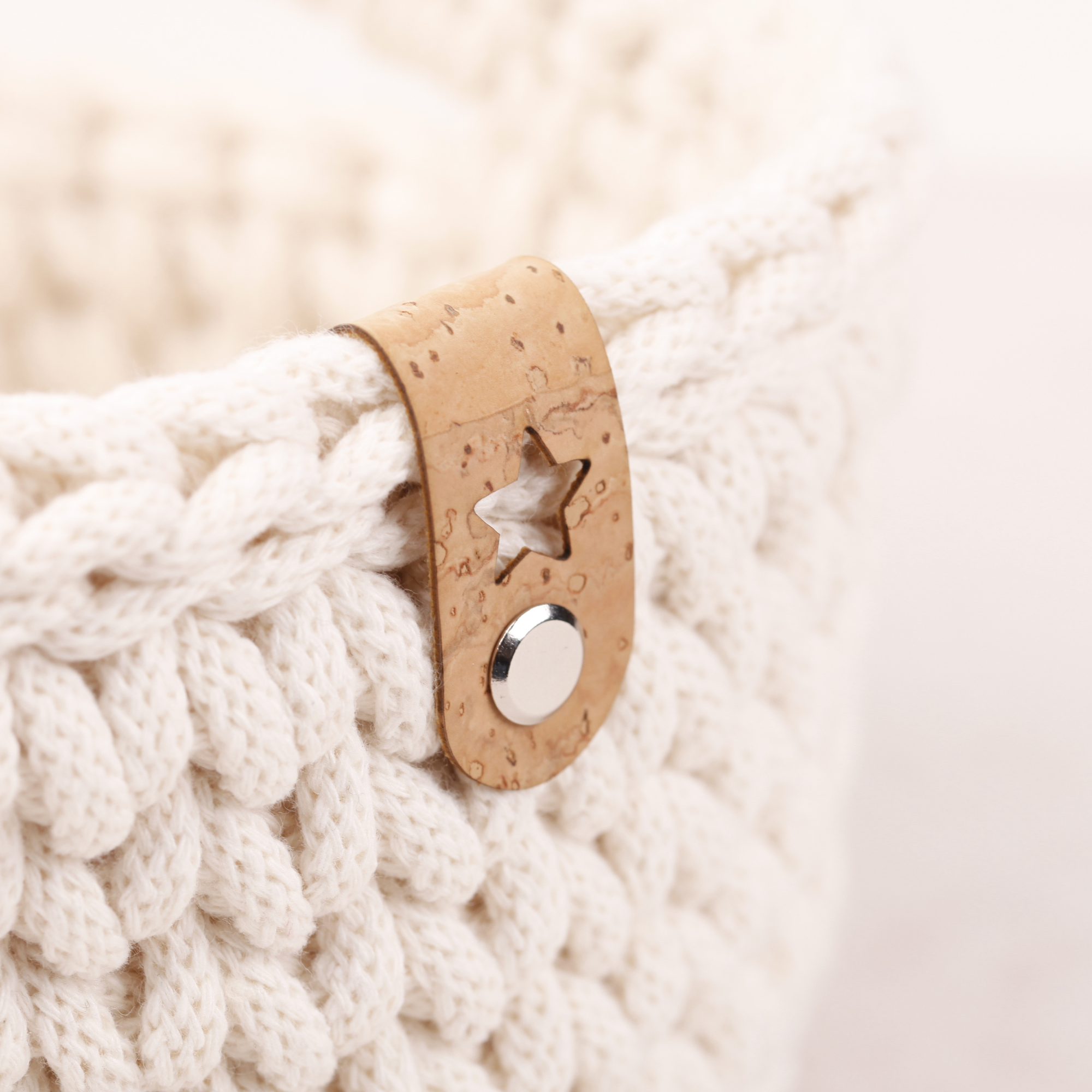 Korklabel mit Stern - Lederlabel mit Schraube