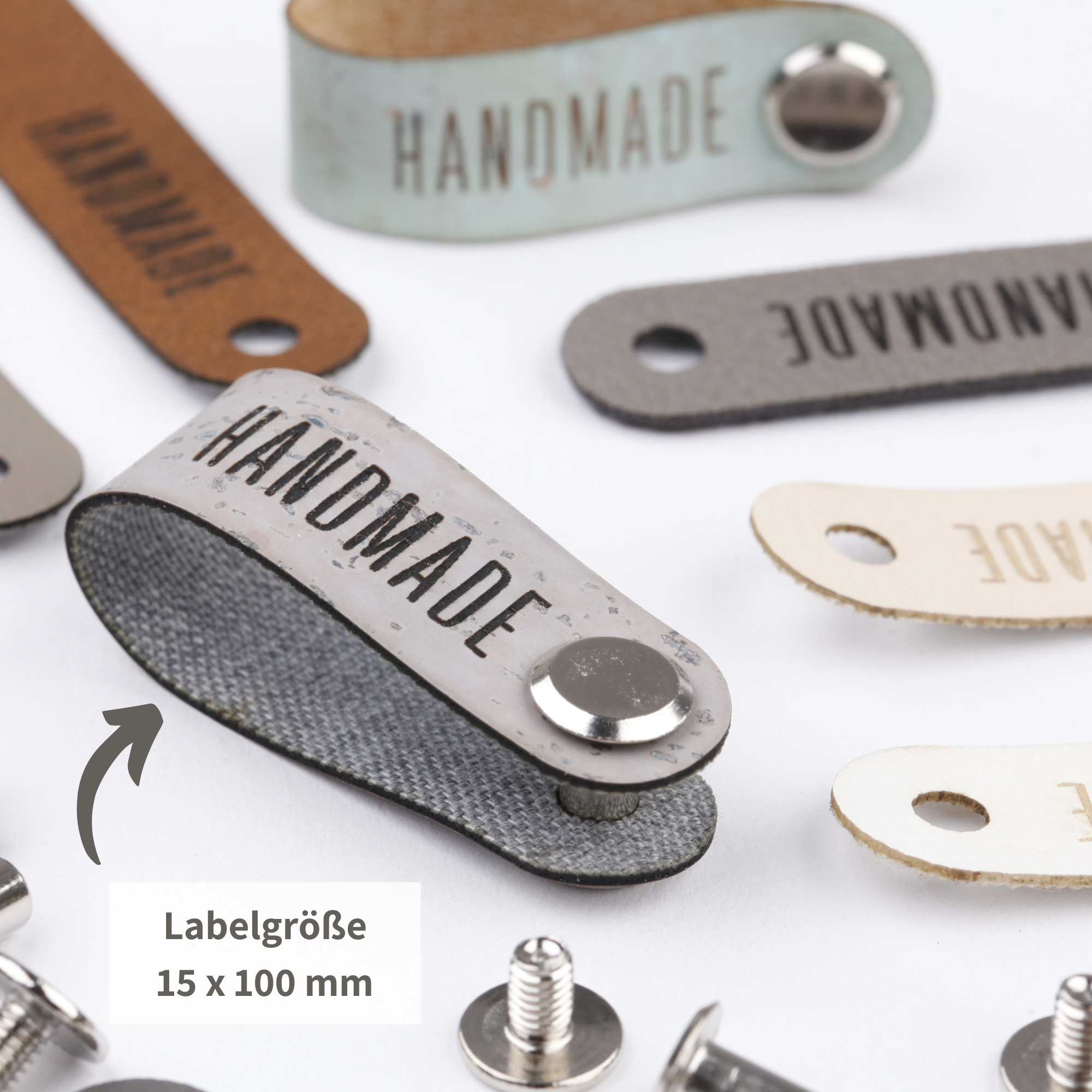Schmales Kunstlederlabel mit Schraube "handmade"