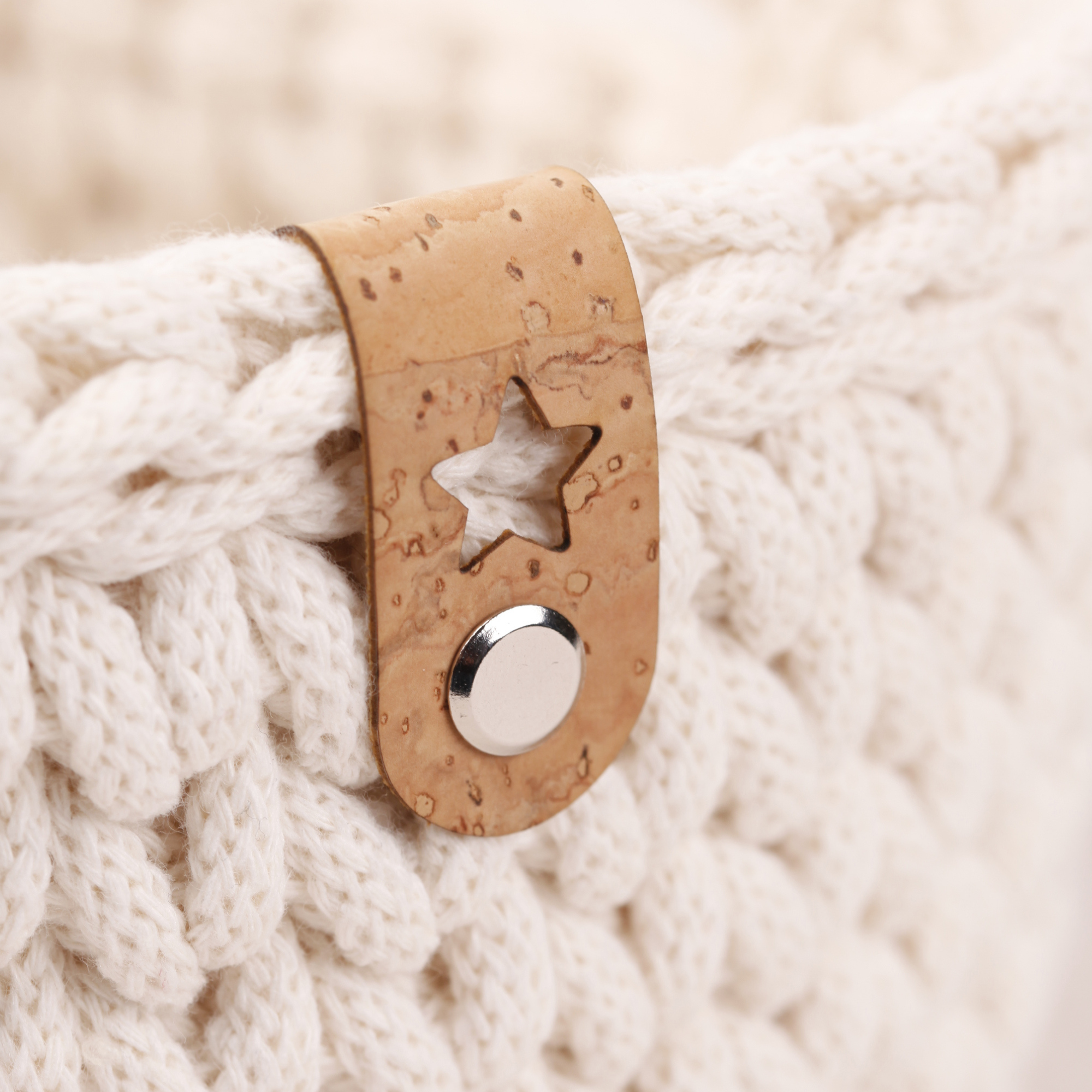 Korklabel mit Stern - Lederlabel mit Schraube