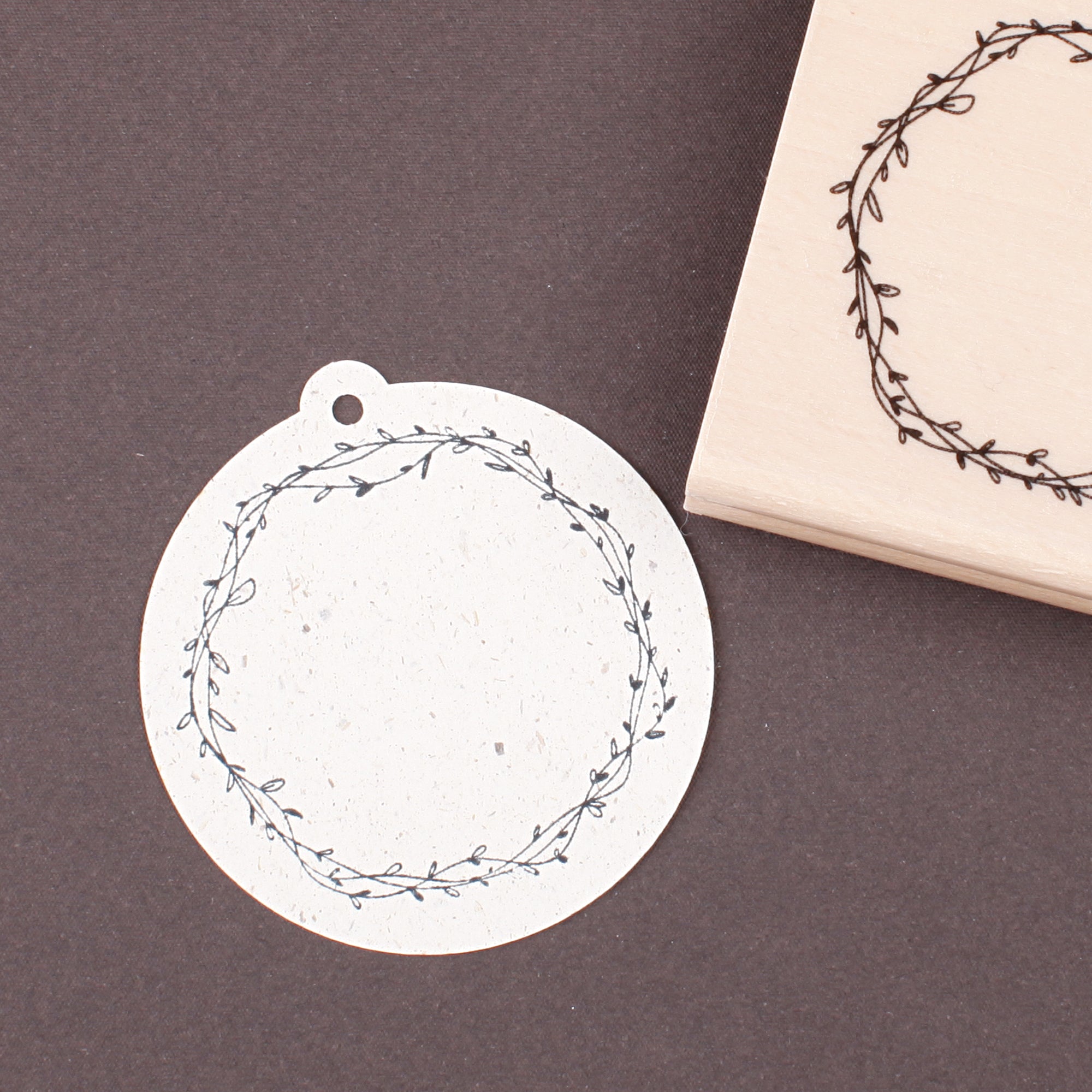 runder Rahmenstempel Blätter & Zweige
