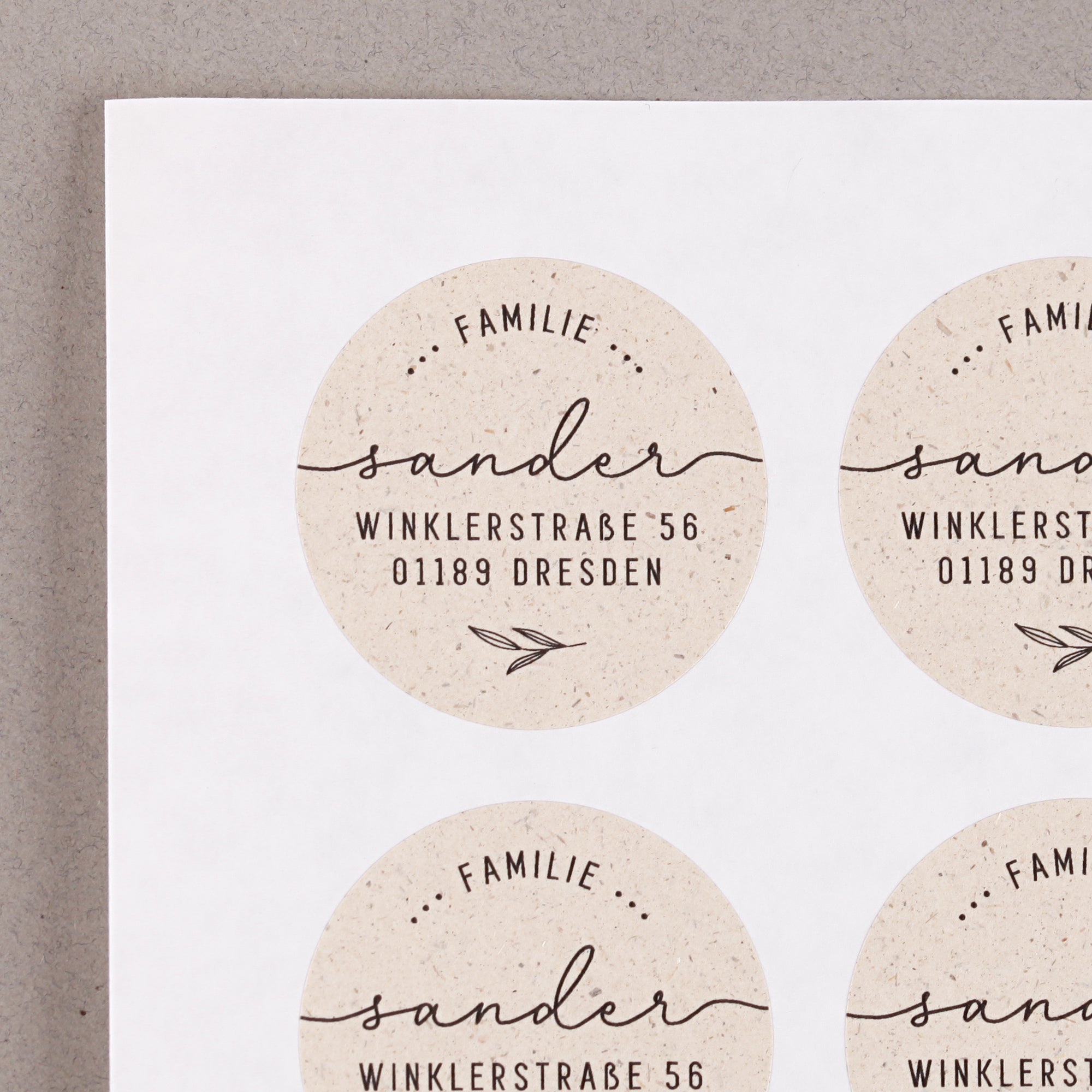 runde Adressaufkleber mit Schreibschrift