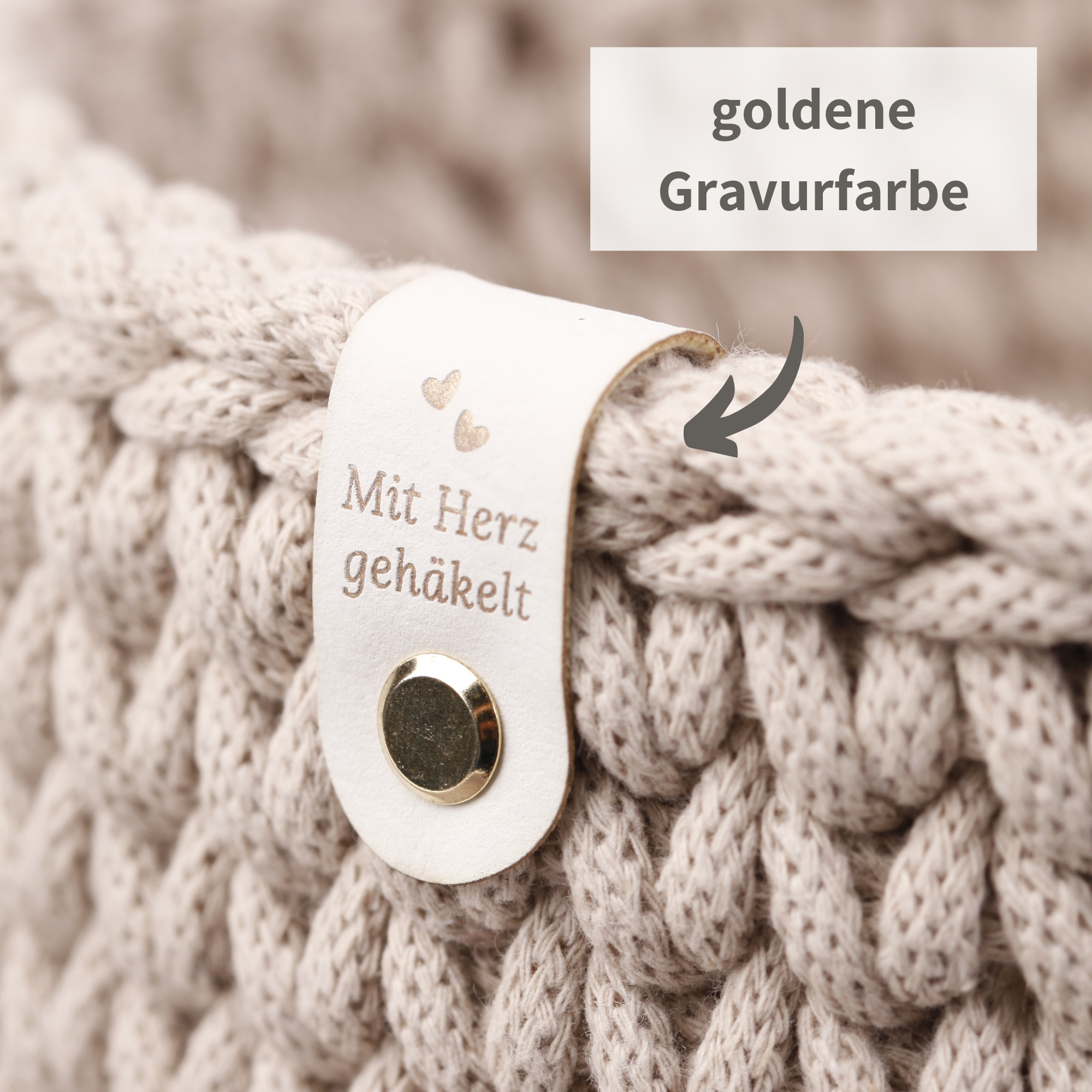Handmade Labels mit goldener Schrift und Schraube "mit Herz gehäkelt" (limitiert)