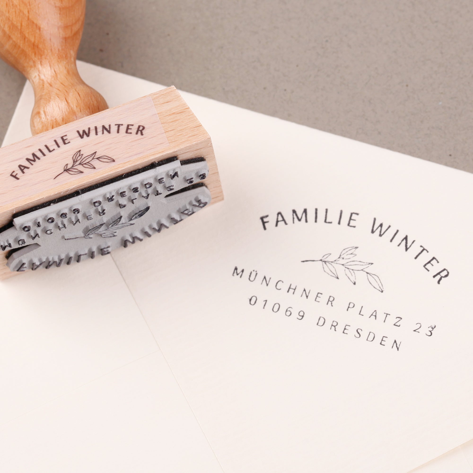 Familienstempel mit Adresse Zweig