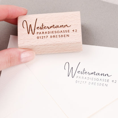 Adressstempel Familienname Schreibschrift