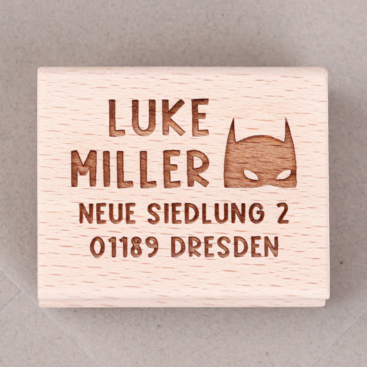 Stempel mit Adresse Superheld