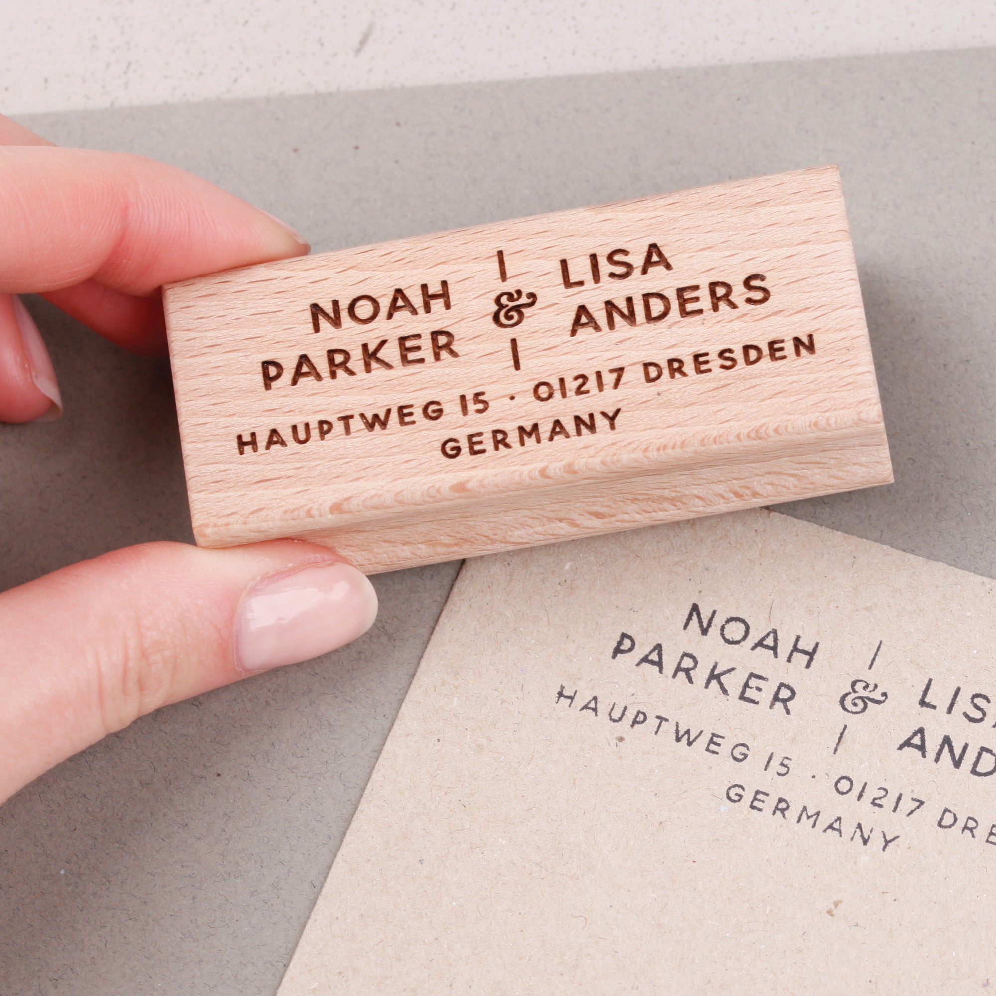 Personalisierter Adressstempel mit zwei Namen