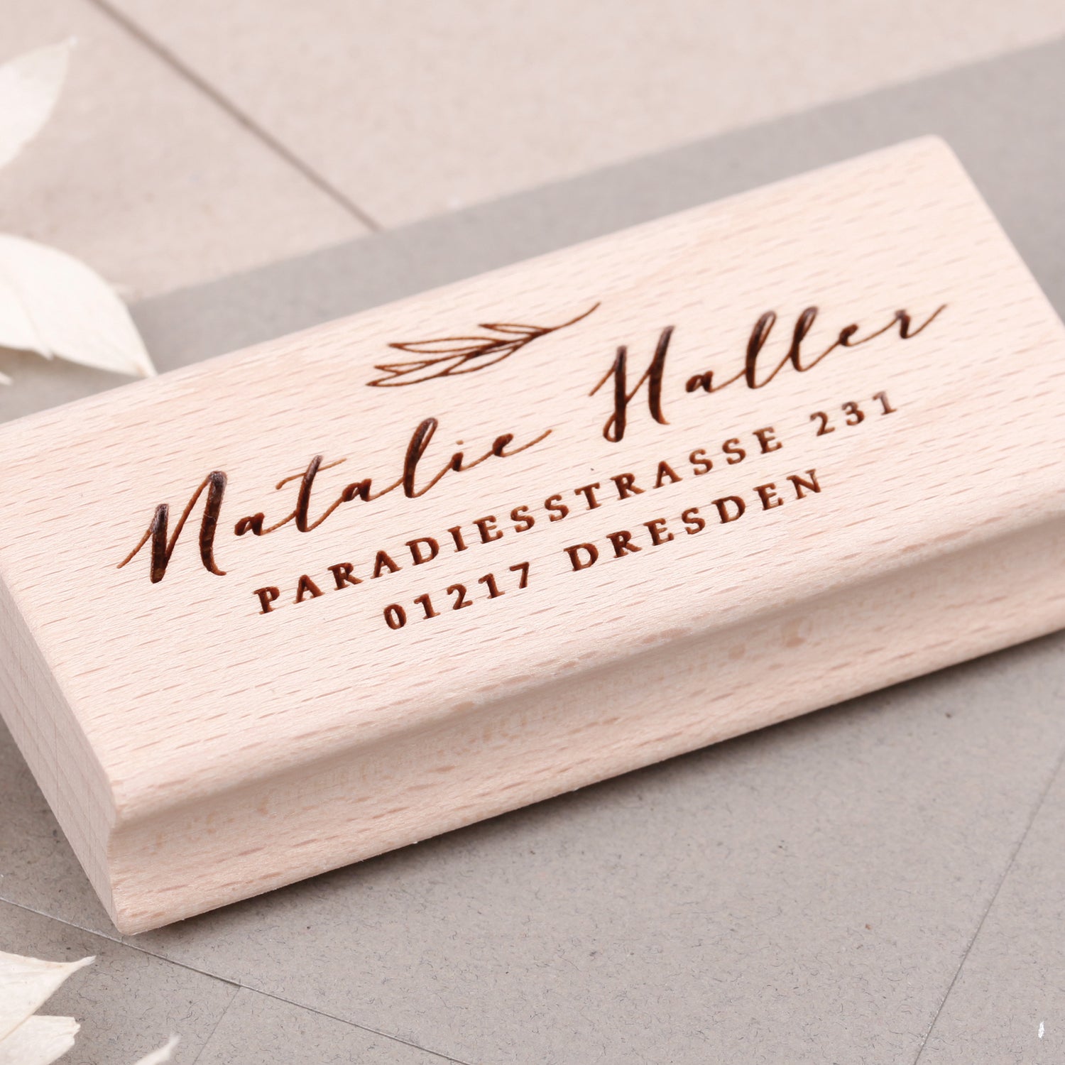 Personalisierter Stempel mit Name und Adresse