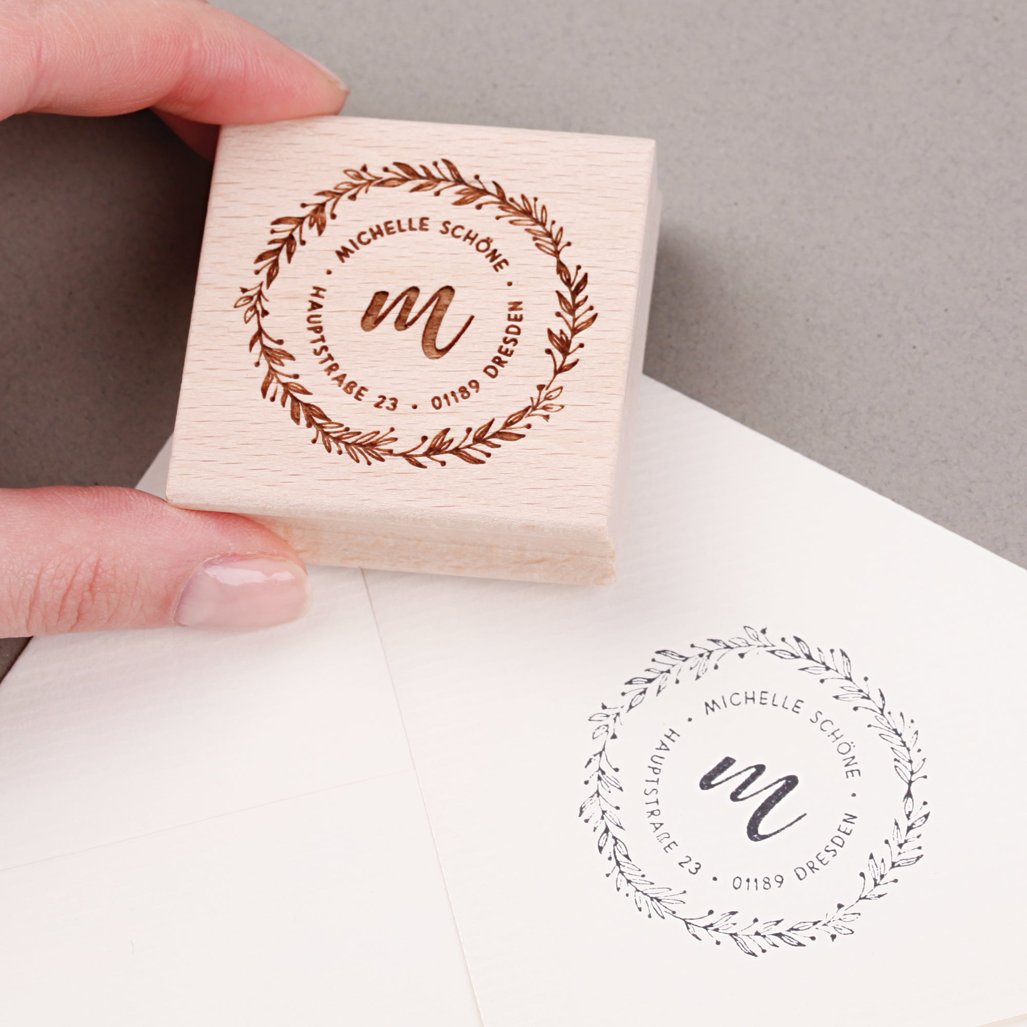 Adressstempel rund Monogramm