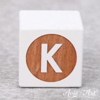 weißer Buchstabenwürfel - Buchstabe K