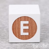 weißer Buchstabenwürfel - Buchstabe E