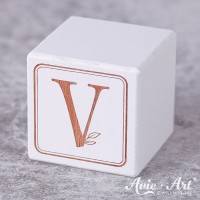 weißer Buchstabenwürfel - Buchstabe V