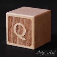 Holzwürfel Buchstabe Q graviert