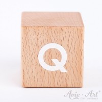 Holzwürfel Buchstaben weiße Farbe Q positiv